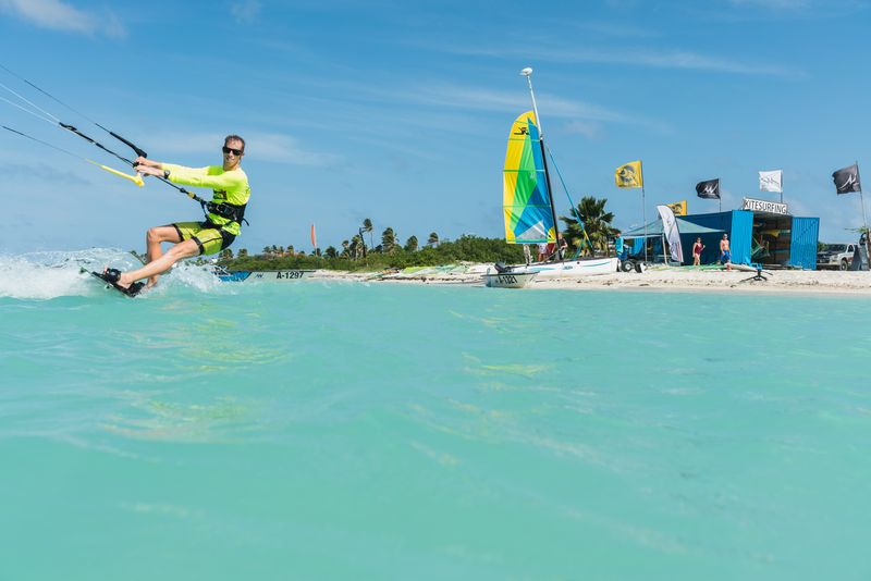 Kitesurfing
