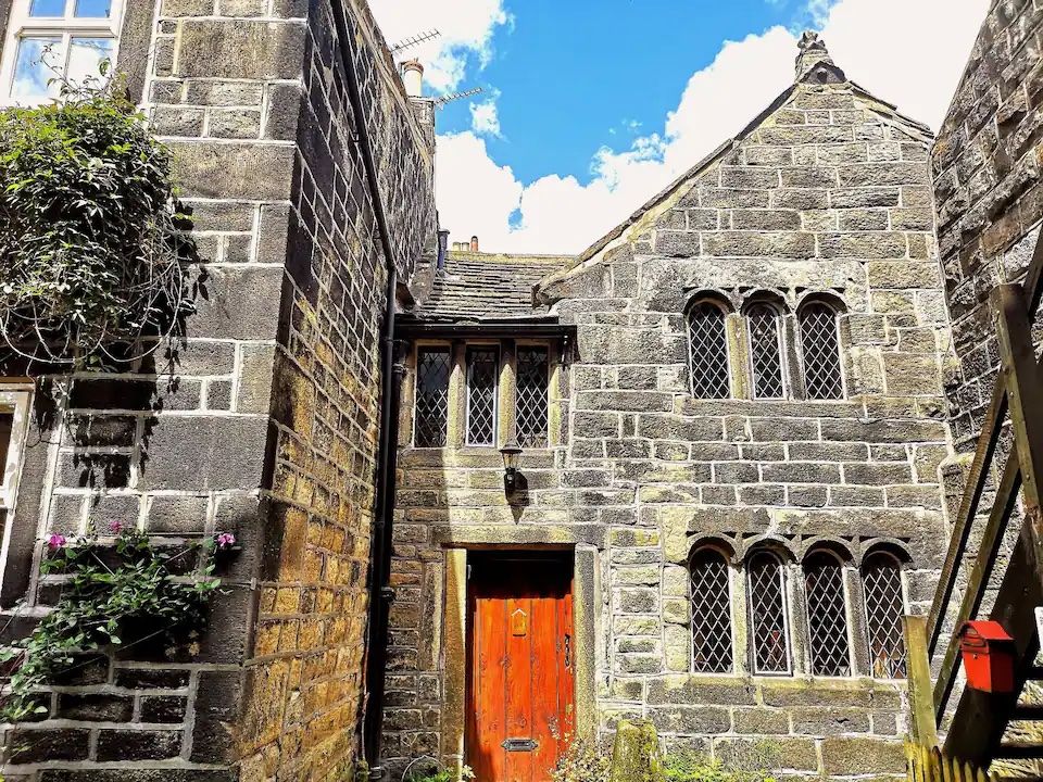Quaint Elizabethan Cottage In Heptonstall
