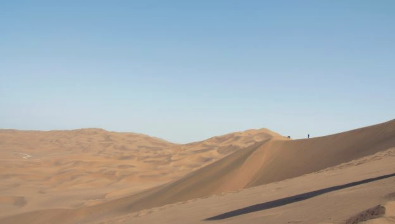 Scenery ranges from mountain first to desert - Image CCO jiankangbidu - Pixabay