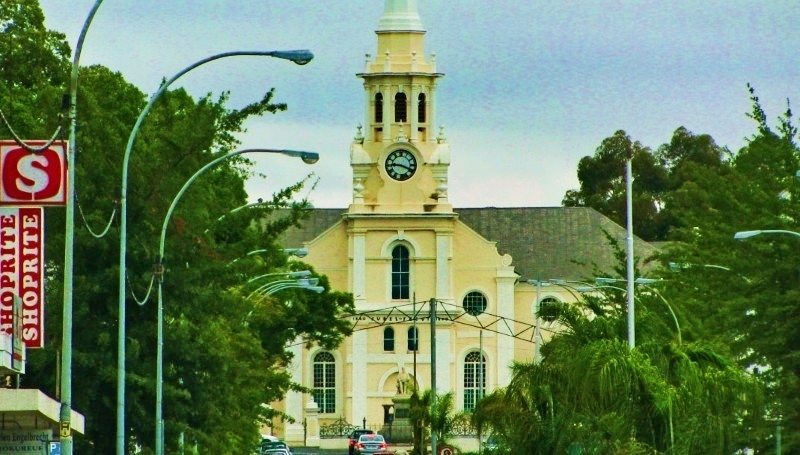 Shoulder Season travel is less stressful - J Flowers