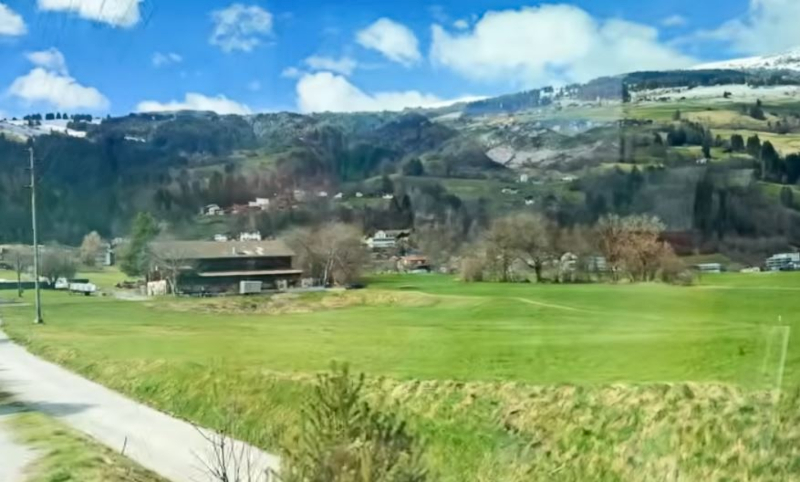 The lower altitudes had more greenery - St Travel - YouTube