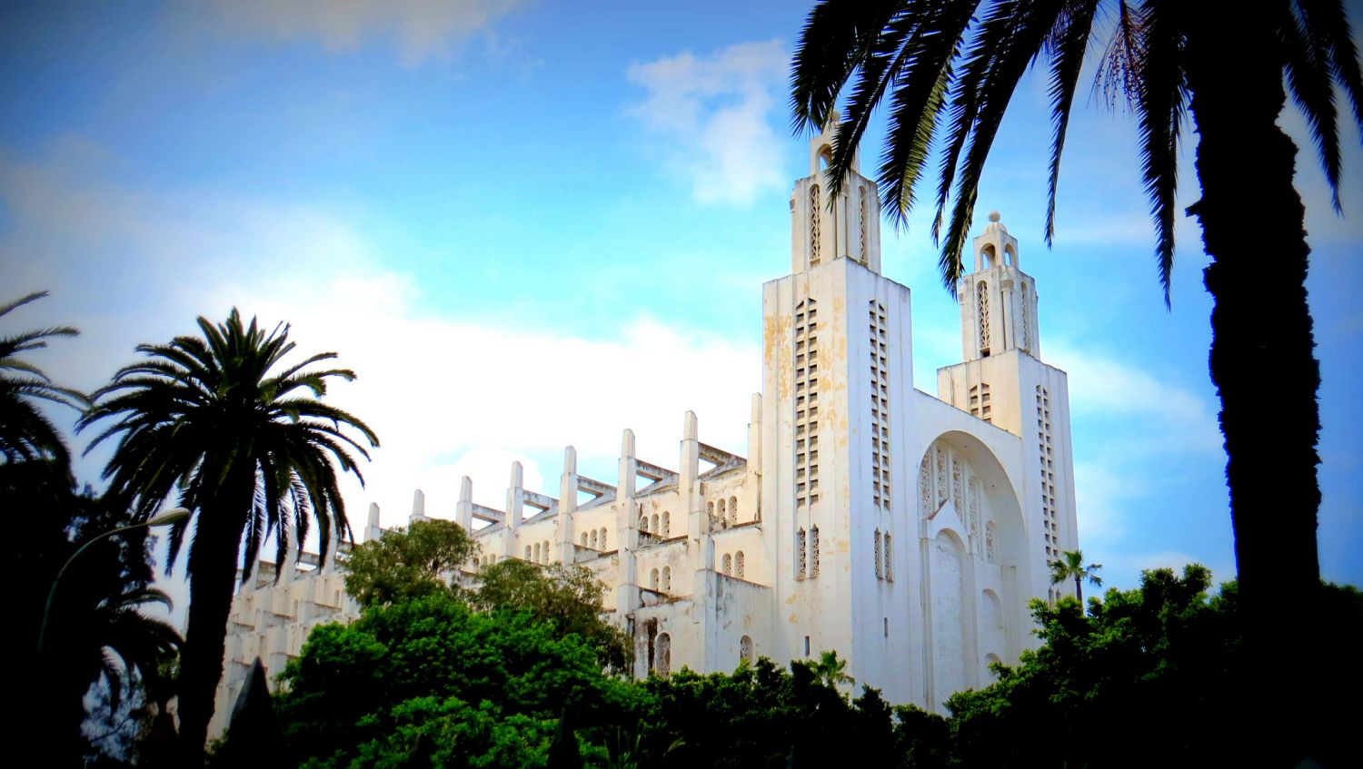 Cathédrale Sacré-Coeur on the edge of the Parc de la Ligue Arabe in Casablanca