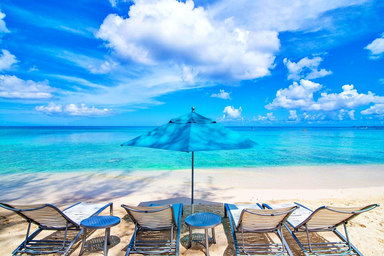The Cayman Islands drops all travel restrictions