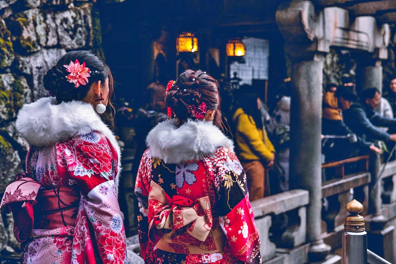 Women wearing kimonos in Japan