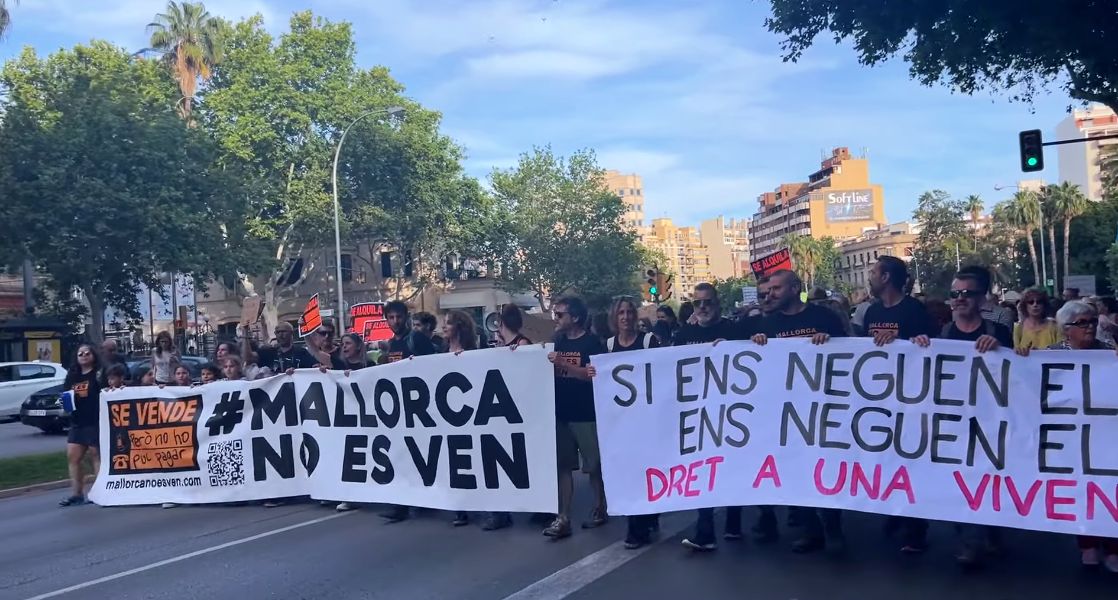 Protesting against overtourism