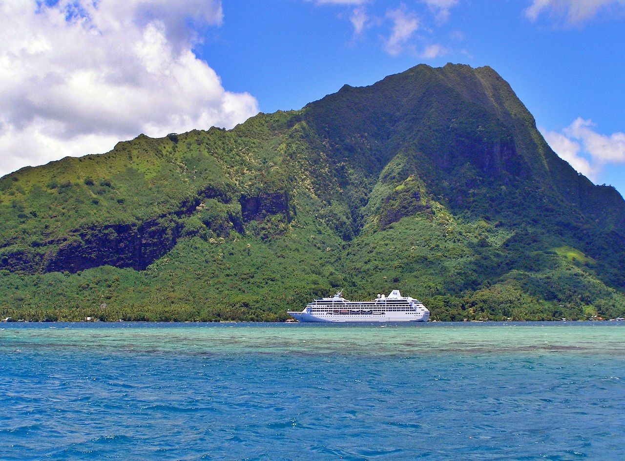 Sail to Moorea