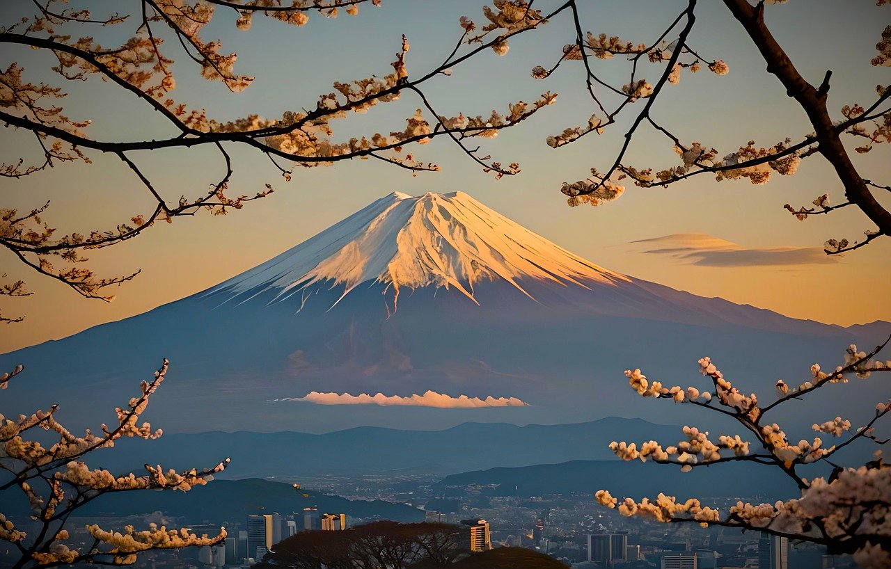 Japan Hikes Toll To Climb Mount Fuji Over Pollution Safety Concerns Japan Hikes Toll To Climb Mount Fuji Over Pollution Safety Concerns