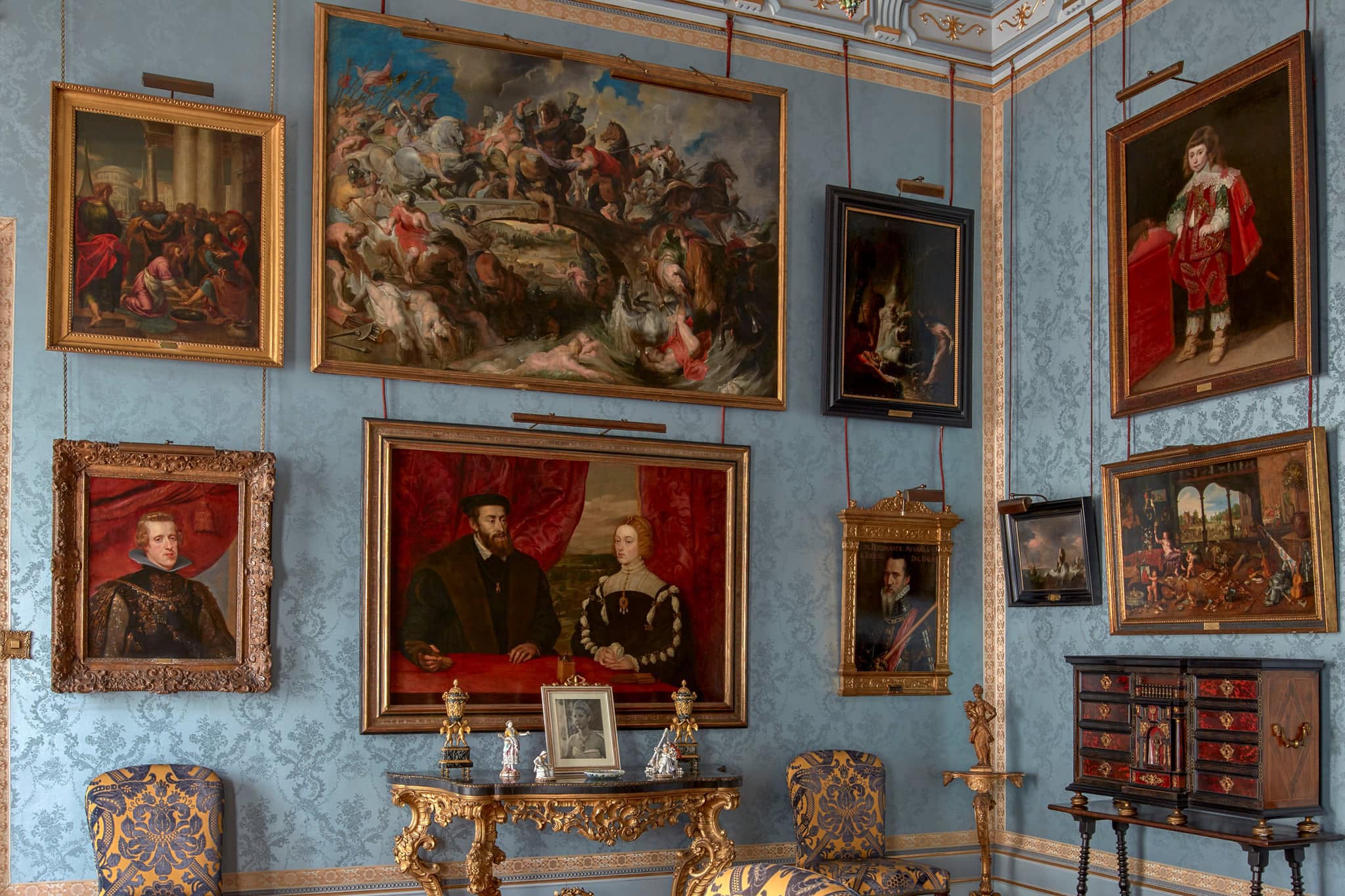 Art-filled wall in Palacio de Liria