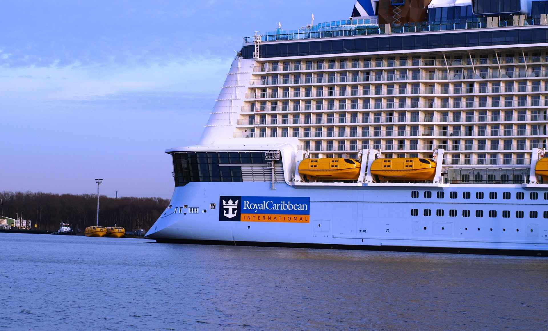 Royal Caribbean Will Require Crew To Be COVID-19 Vaccinated