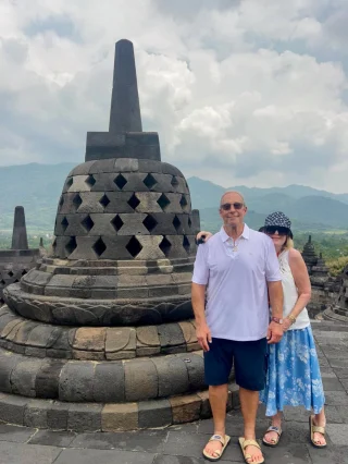 Jody and I climbed 100s of very treacherous stairs to get up to the Borobudur temple… worth the walk….