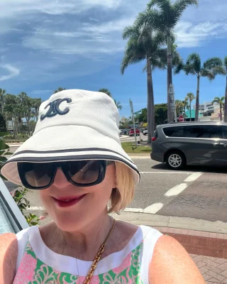 A Beautiful Day at St Armand’s Circle!
.
.
#summertime #starmandscircle #sarasota #florida #travelgram #travelling #travelblogger