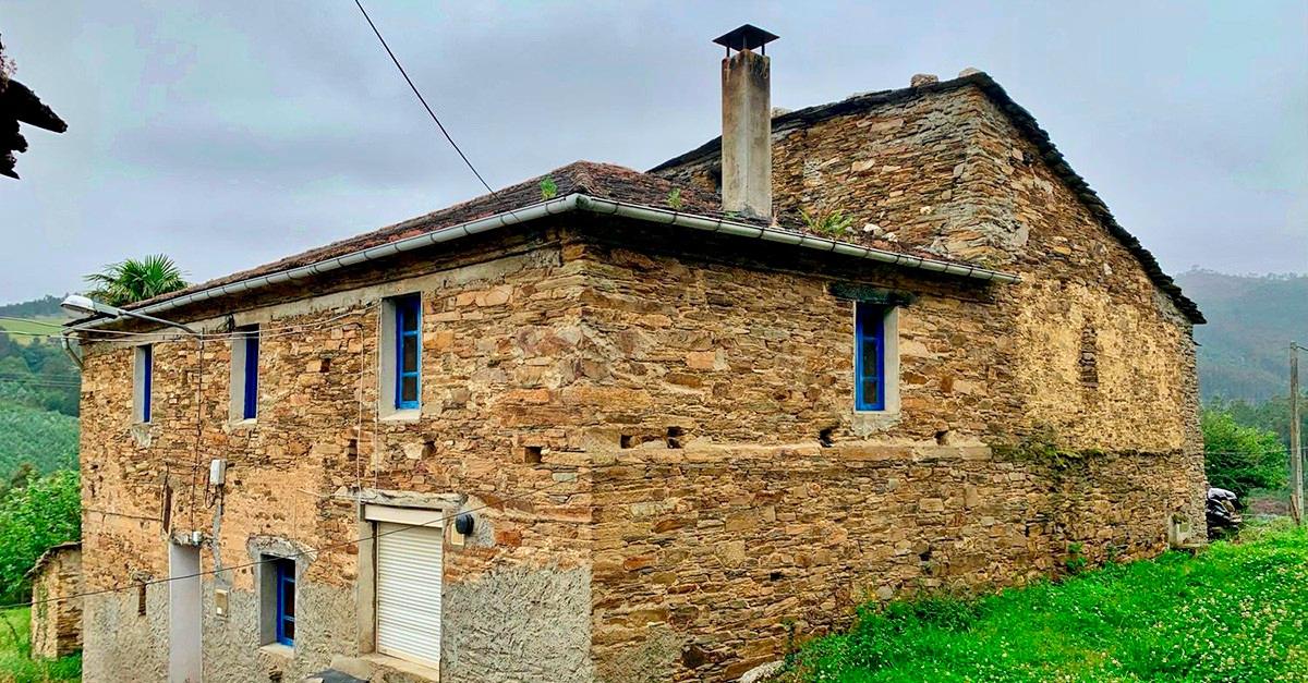 Village for sale in Galicia, Spain