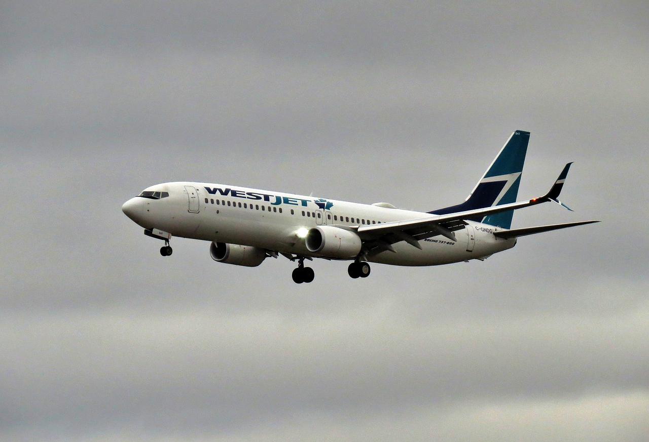 Mask mandates to be dropped on Canada's planes and trains