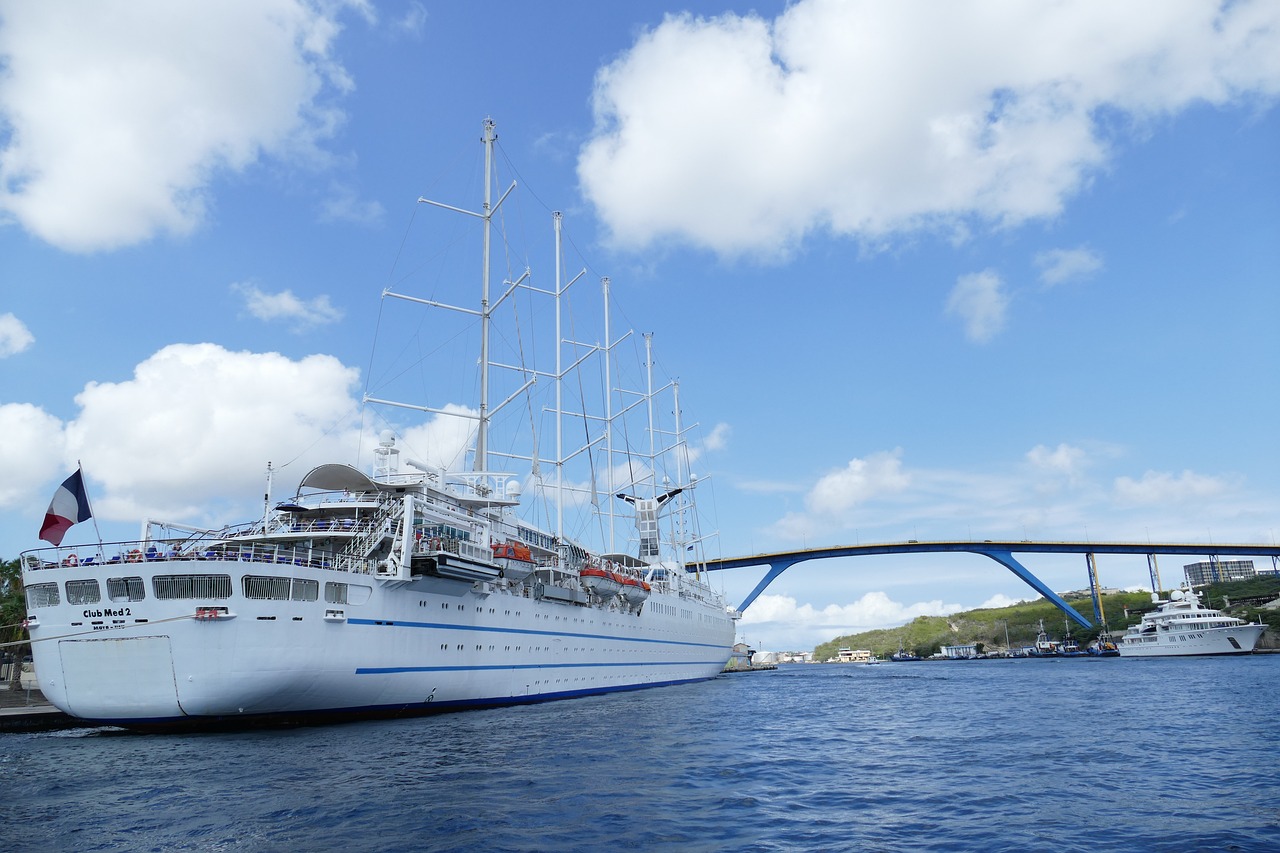 Cruise ship in Willemstad